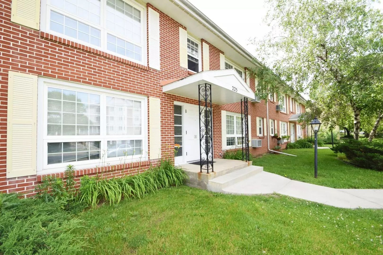 Madison Apartment: 229 Nautilus Dr.