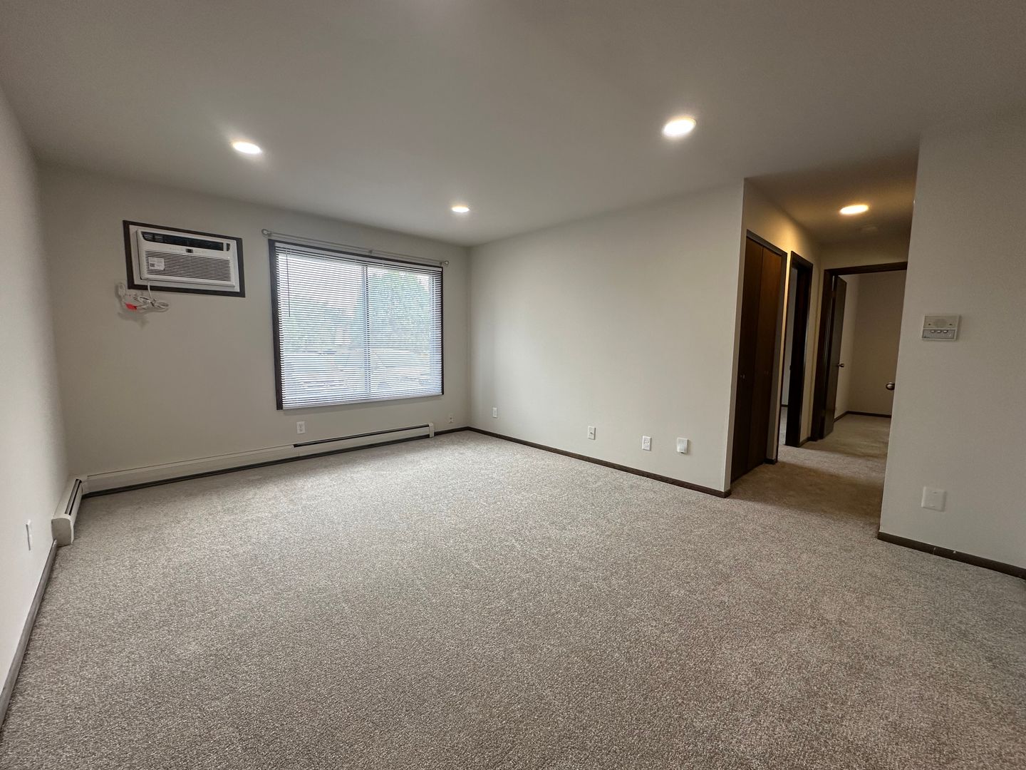 Verona Apartment: 121 Berkley Rd.