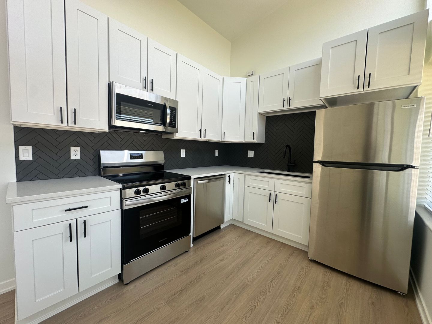 Fitchburg Apartment: 3048 Anderberg - 7