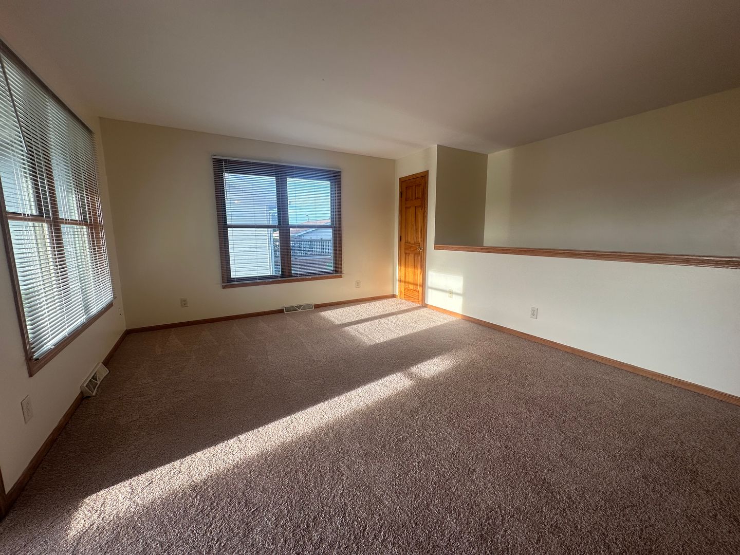 Johnson Creek Apartment: 315-317 N Watertown St