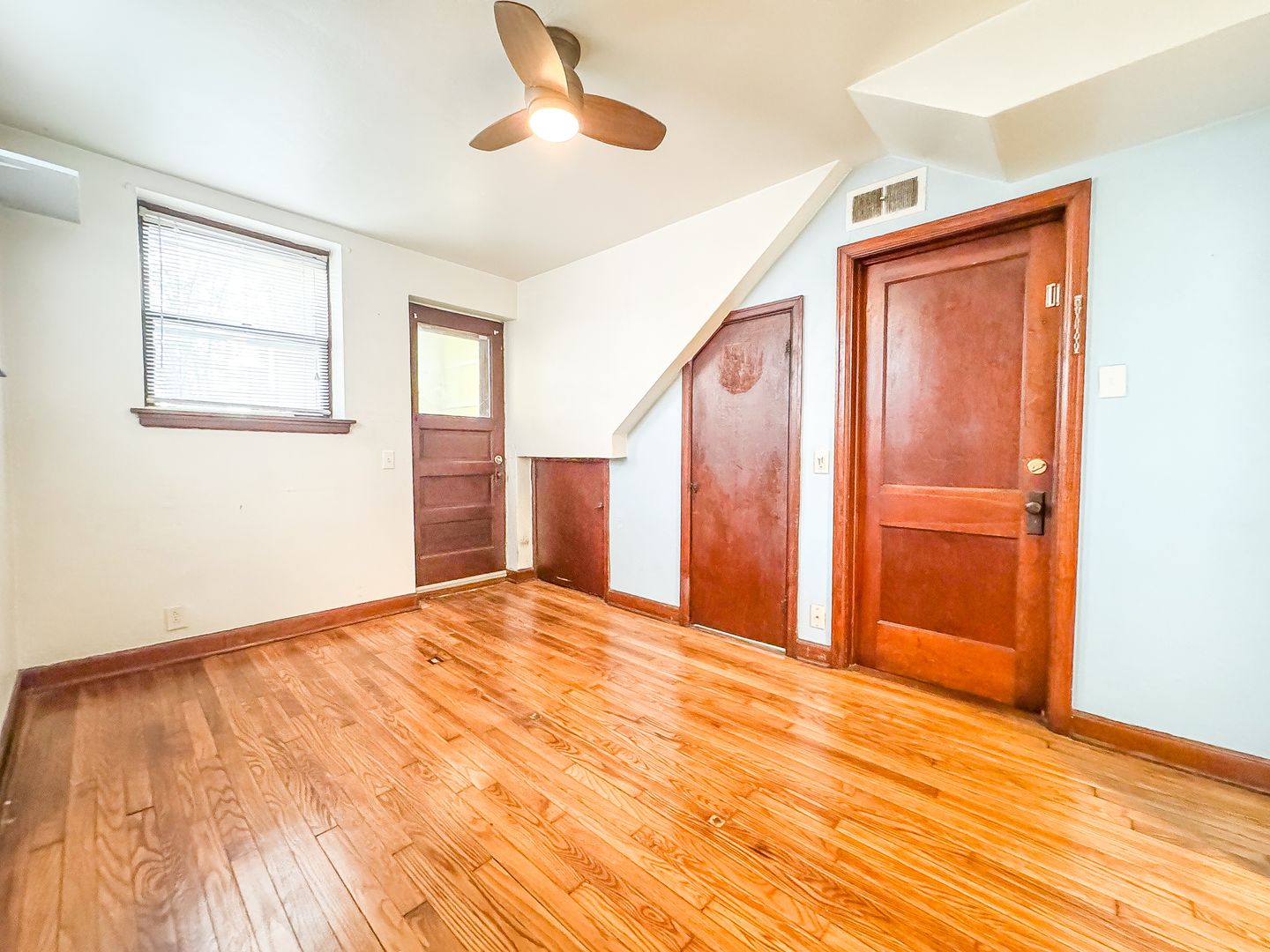 Madison Apartment: 1901 Winnebago St.