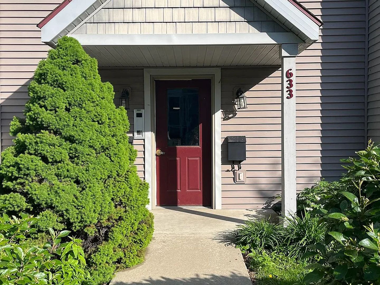 Madison Condo: 635 E Dayton Street