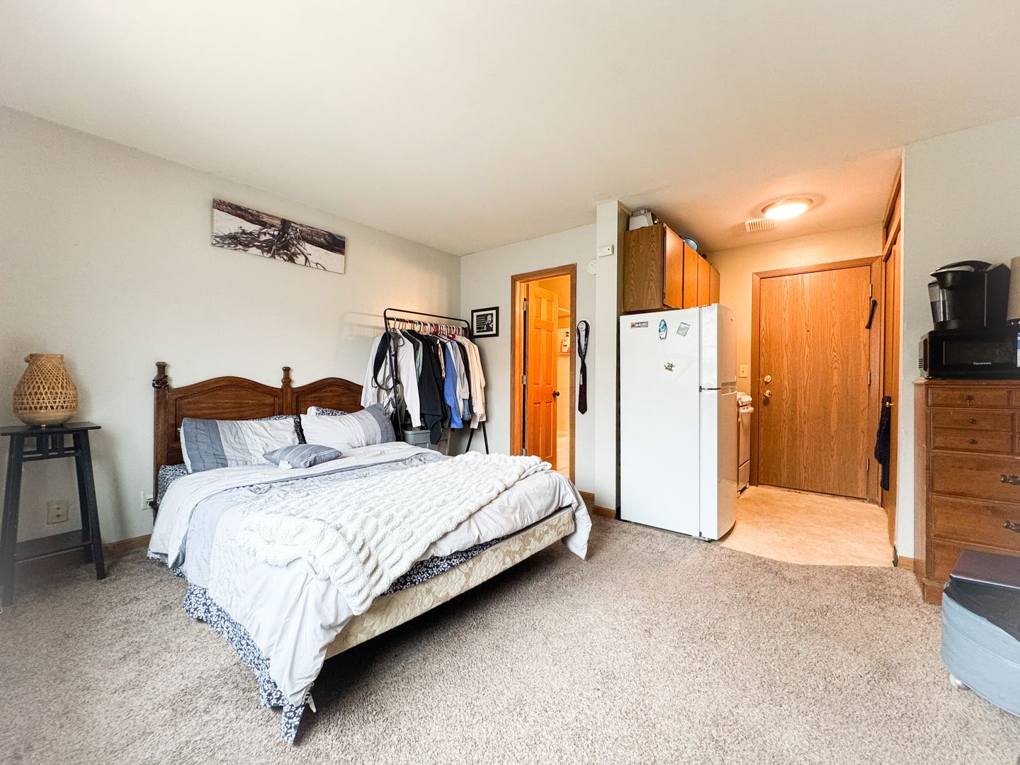 Madison Apartment: 3324 Milwaukee St.