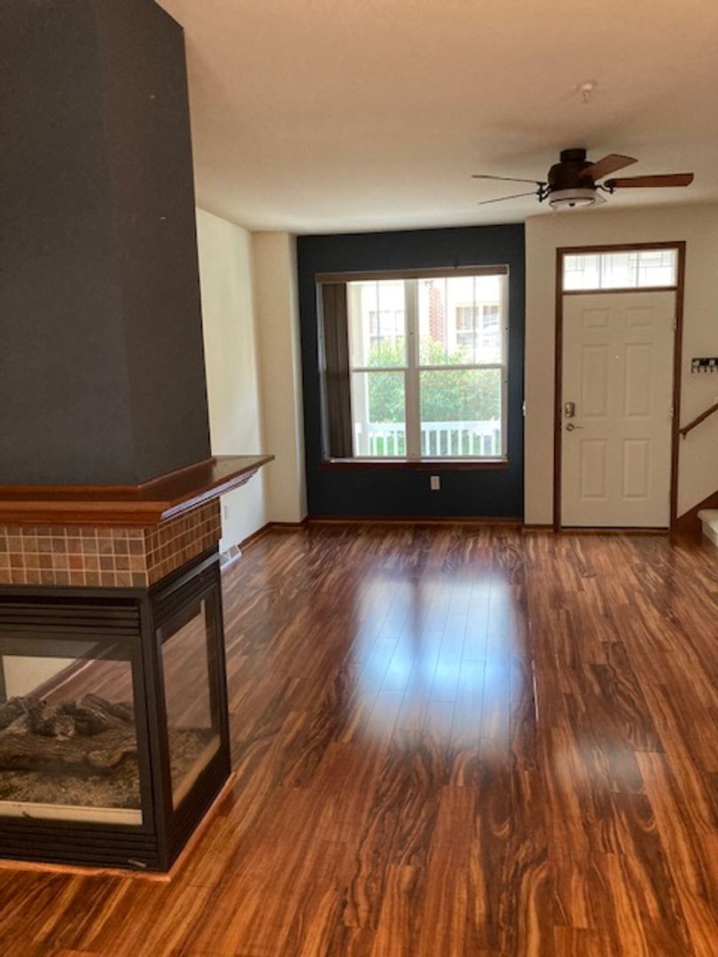 Fitchburg House: 60 South Gardens Way