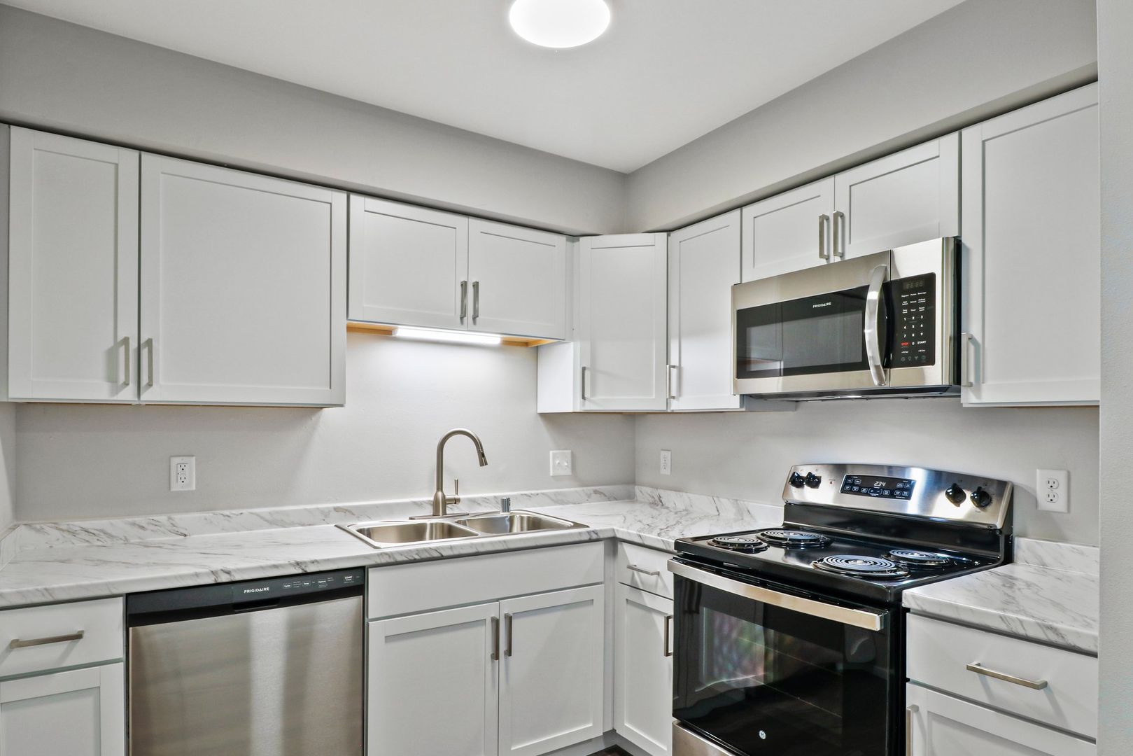 Verona Apartment: 121 Berkley Rd.