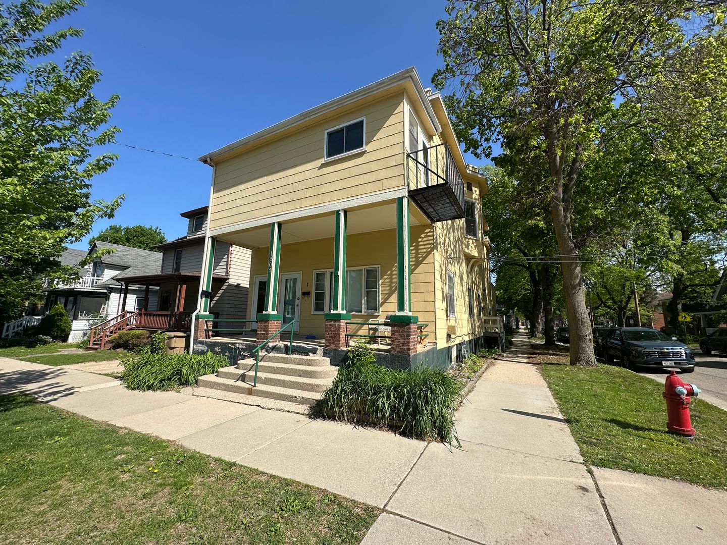 Madison Apartment: 1202 Chandler St.