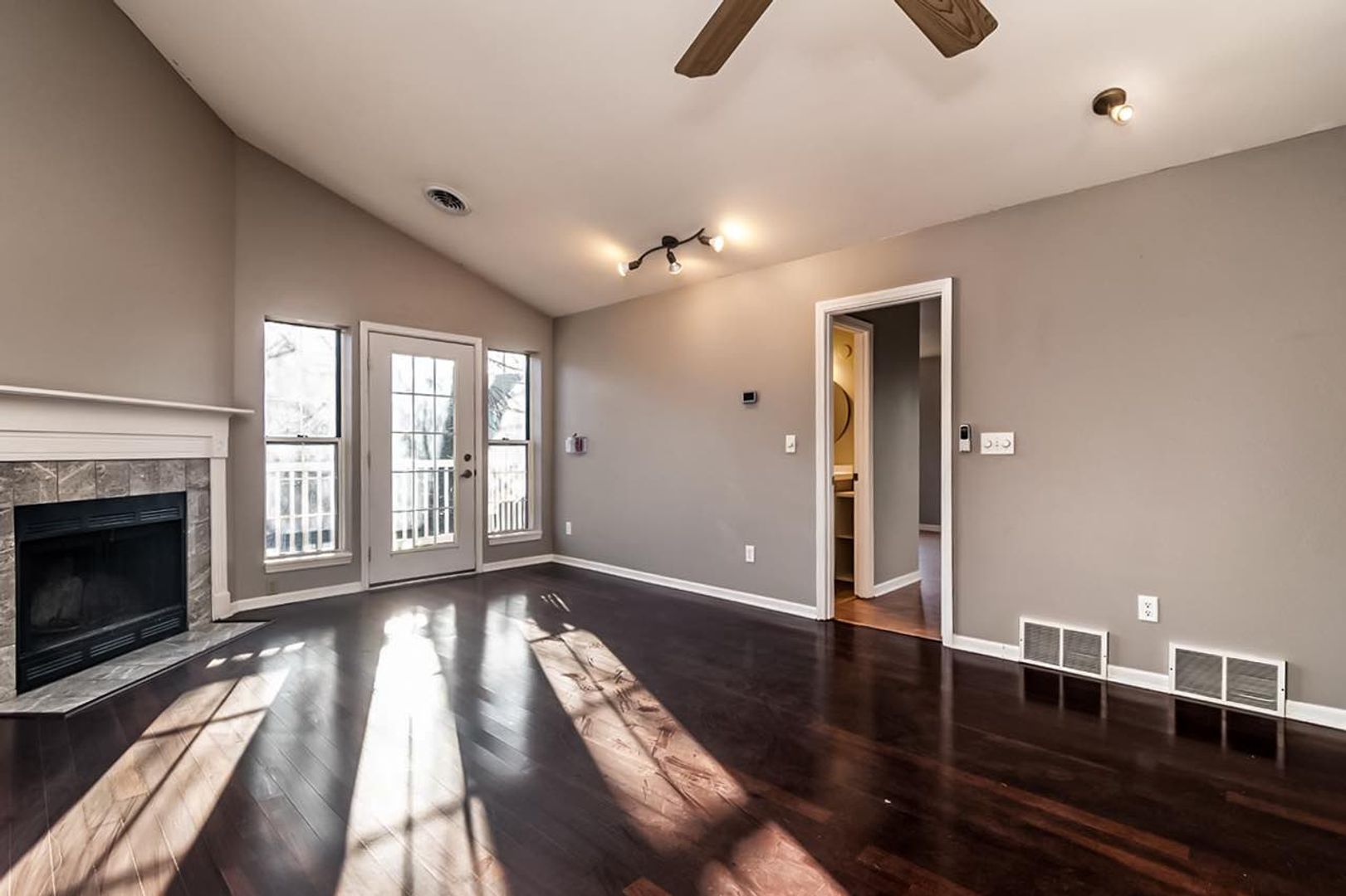 Madison Condo: 905 Harbor House Dr.