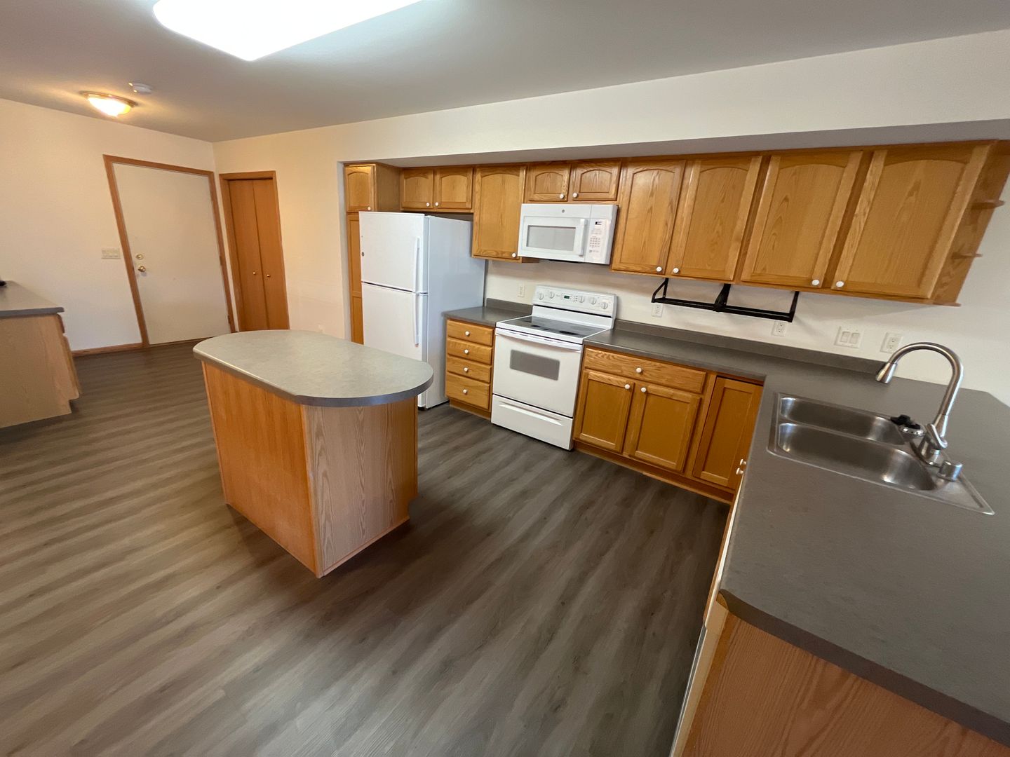 Madison Apartment: 6750-6760 Pima Dr.