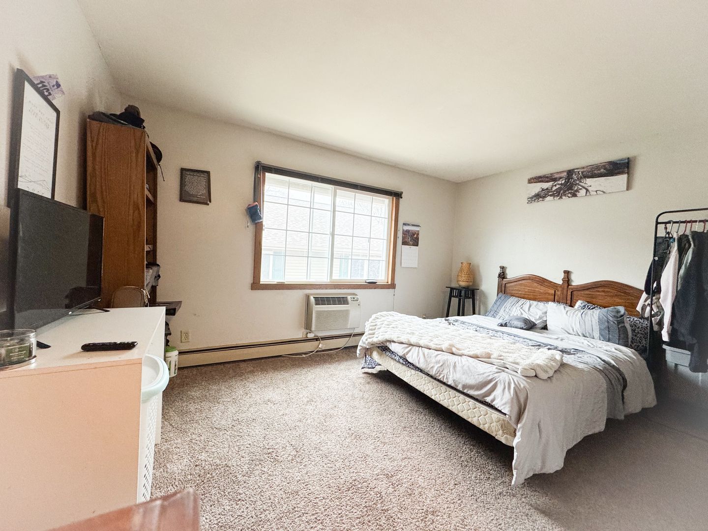 Madison Apartment: 3324 Milwaukee St.