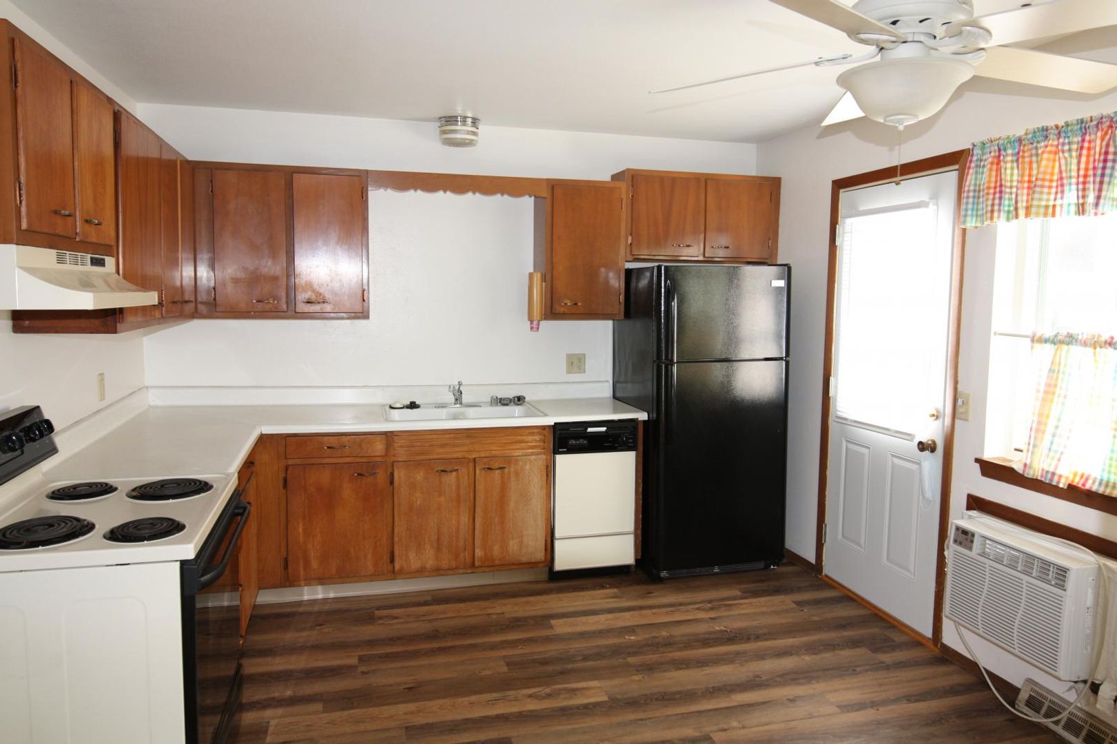 Madison Apartment: 5833 Balsam Rd.