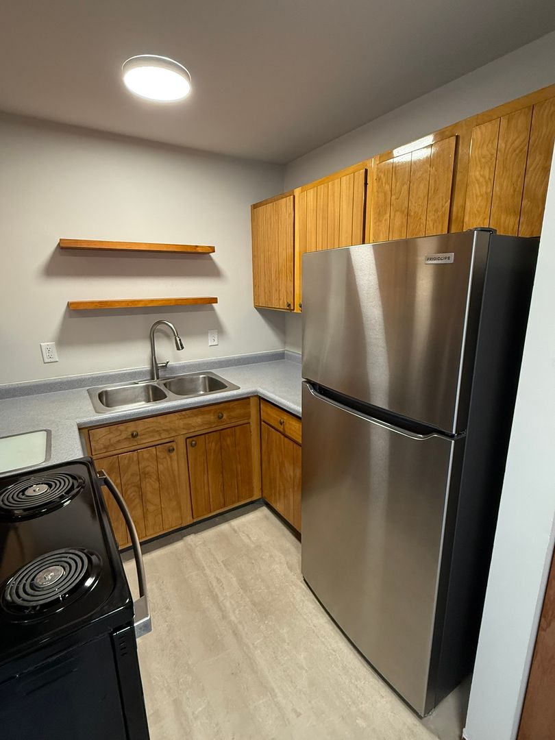 Madison Apartment: 3401-3405 Kipling Dr.