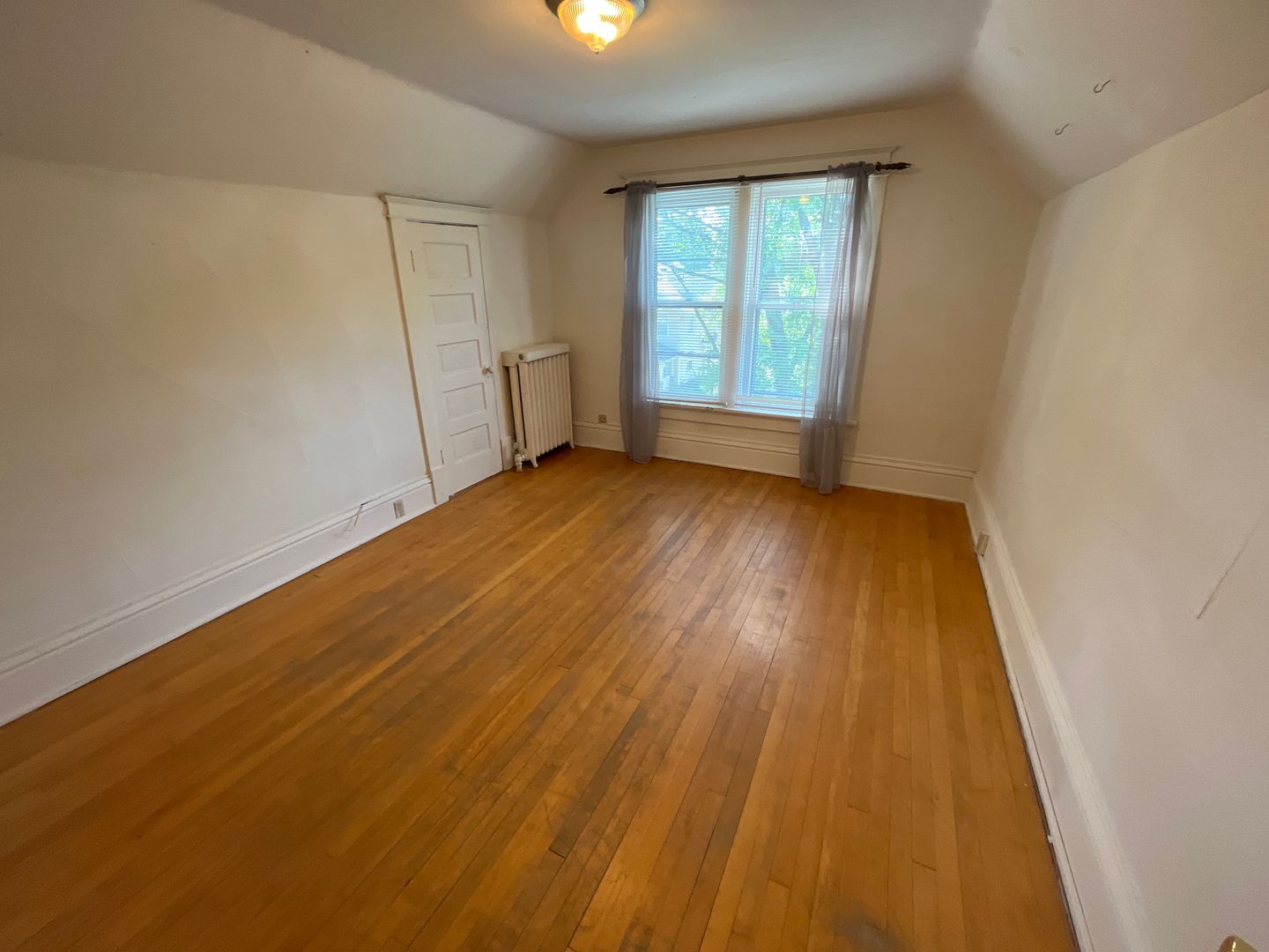Madison Apartment: 1818-20 Madison St