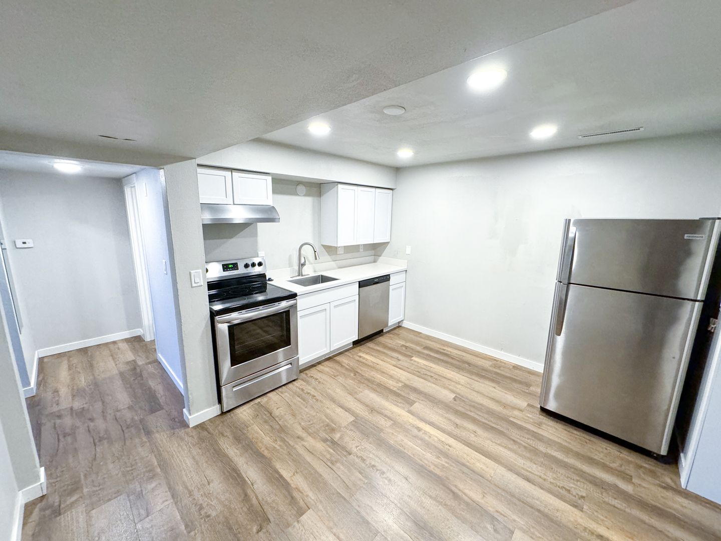 Sun Prairie Apartment: 917 Buena Vista Dr.