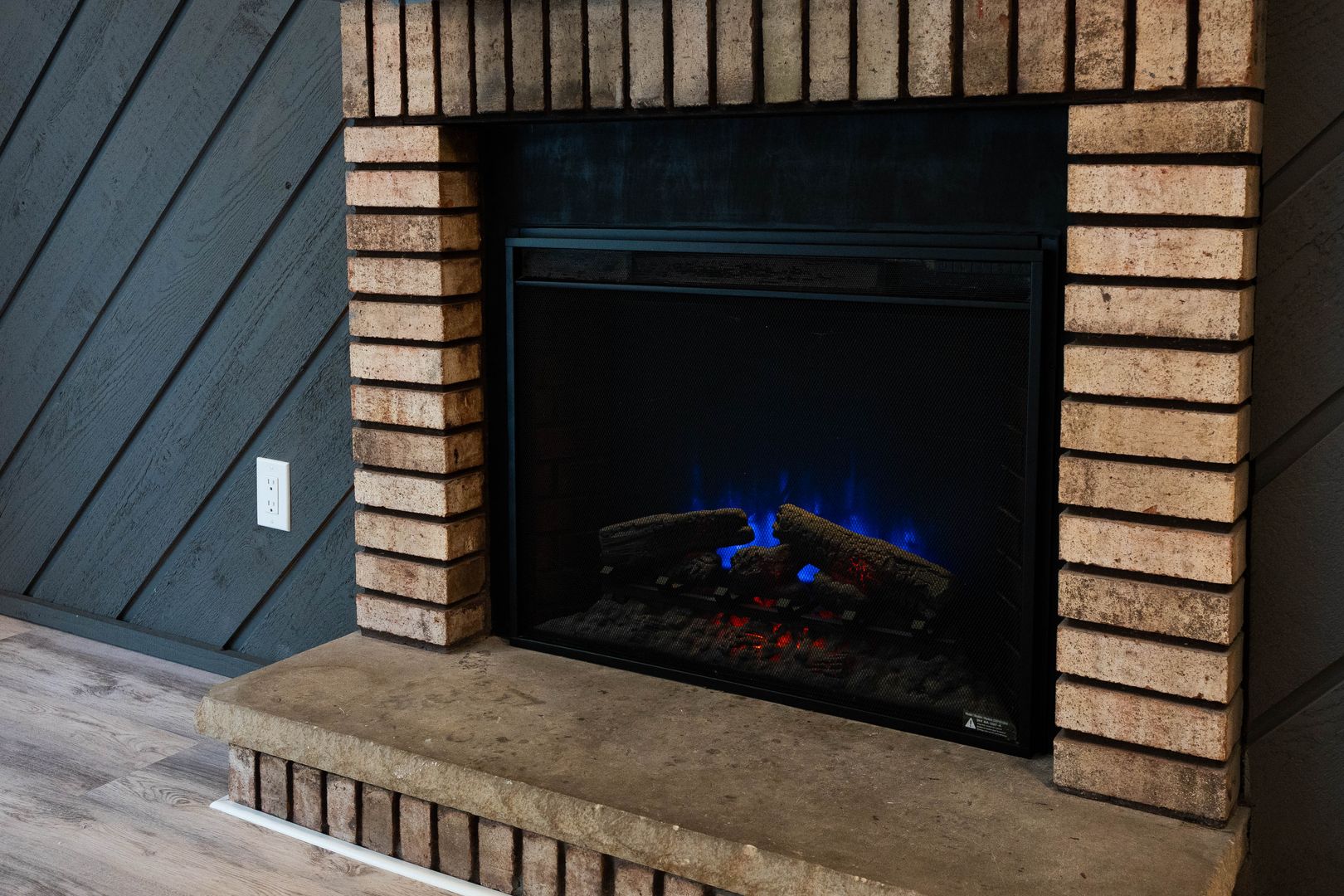 Madison Apartment: 18 N Wickham Ct