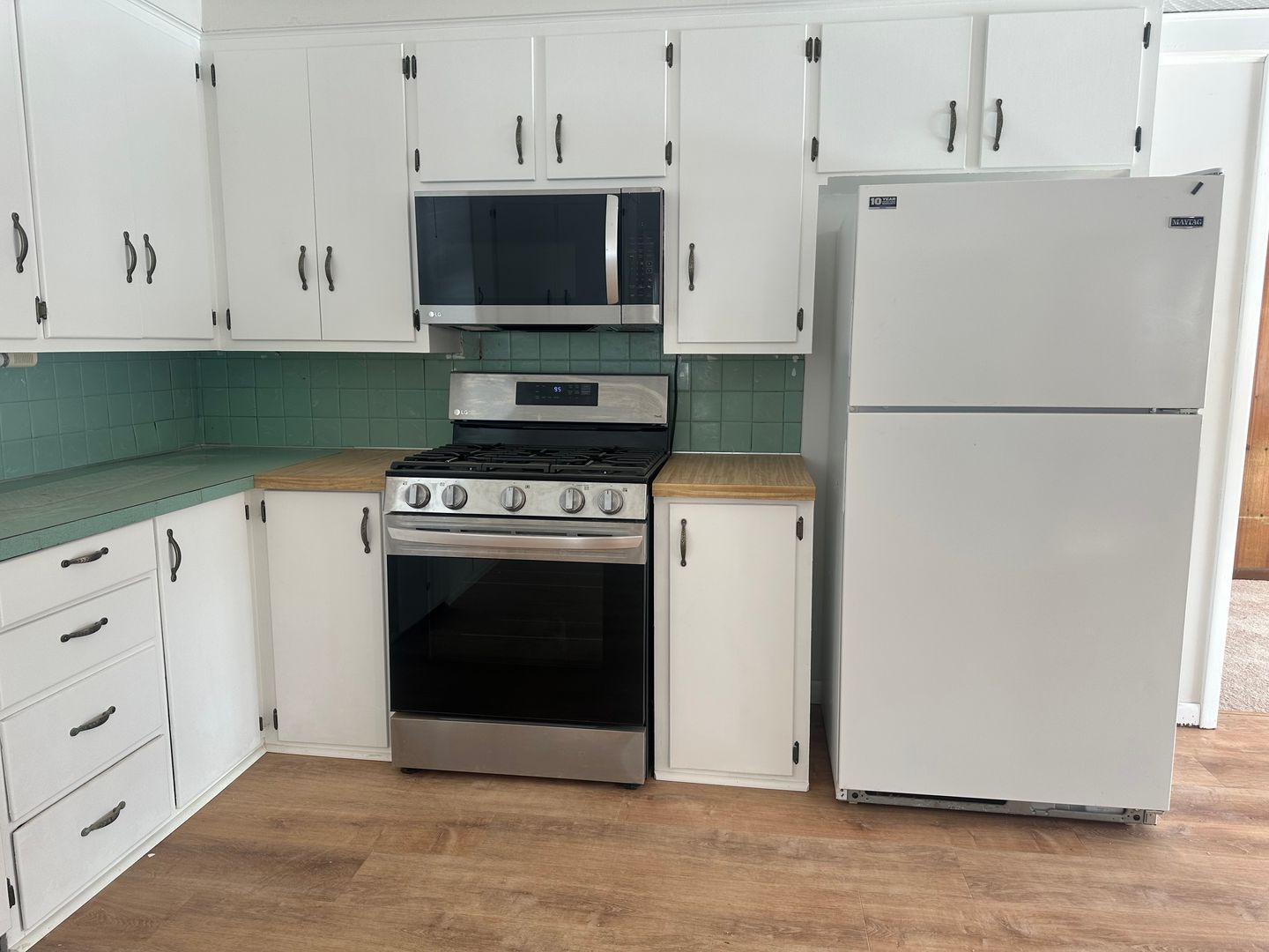 Verona House: 100 Valley View St