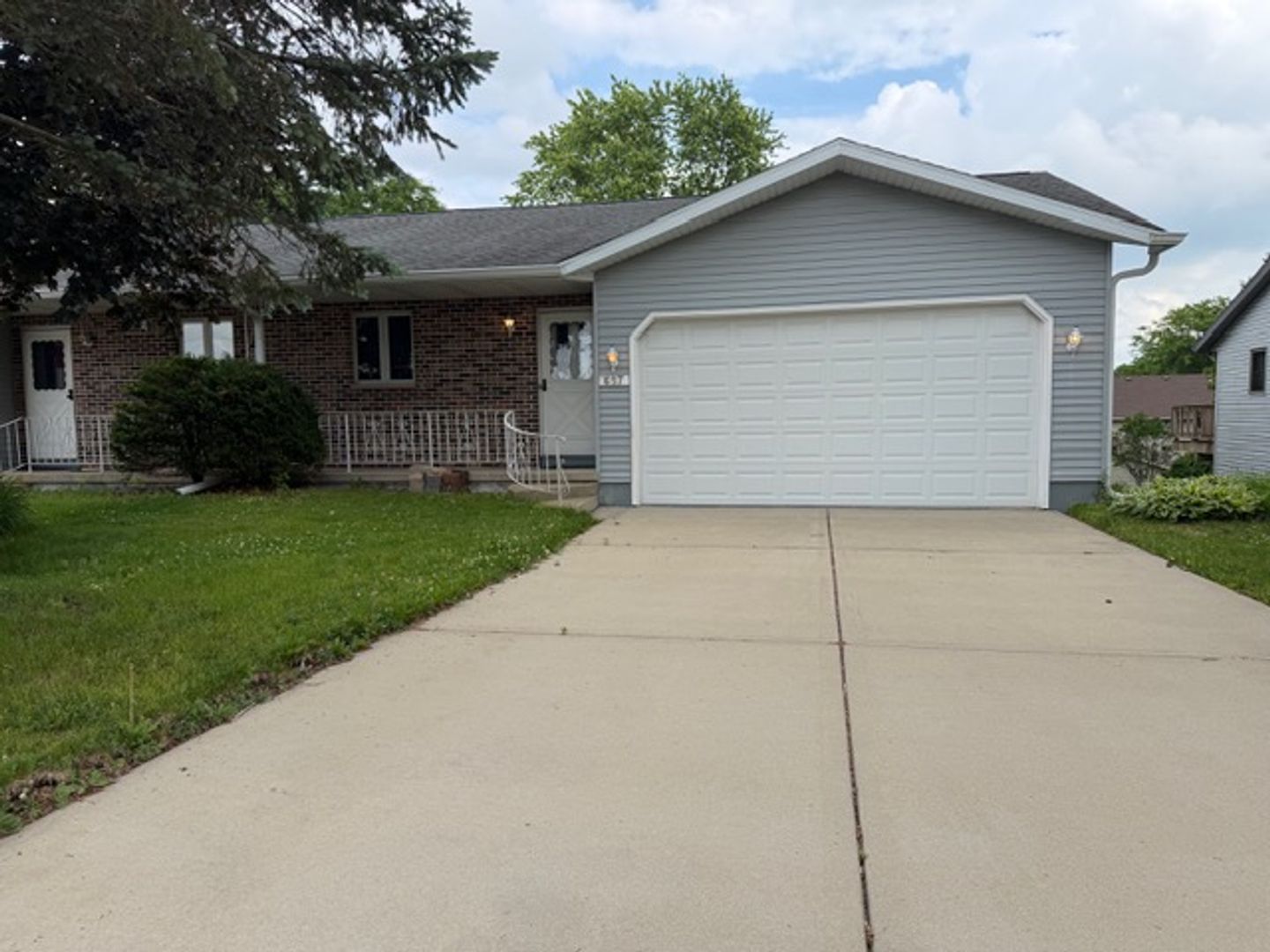 Sun Prairie Apartment: 657/659 Wood Violet Lane
