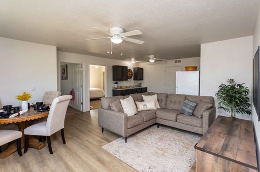 3 Bedroom, Single-story Townhomes for rent in Knoxville, IA – photo 1