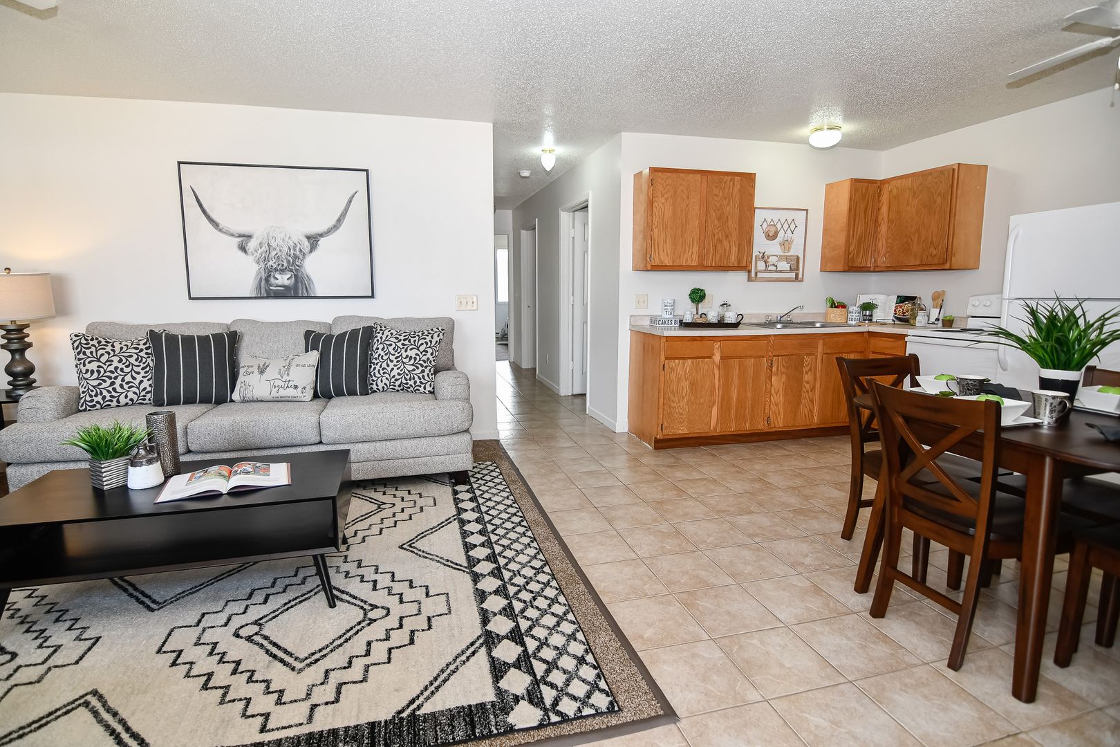 Boone Apartment: 2160 Cedar St.