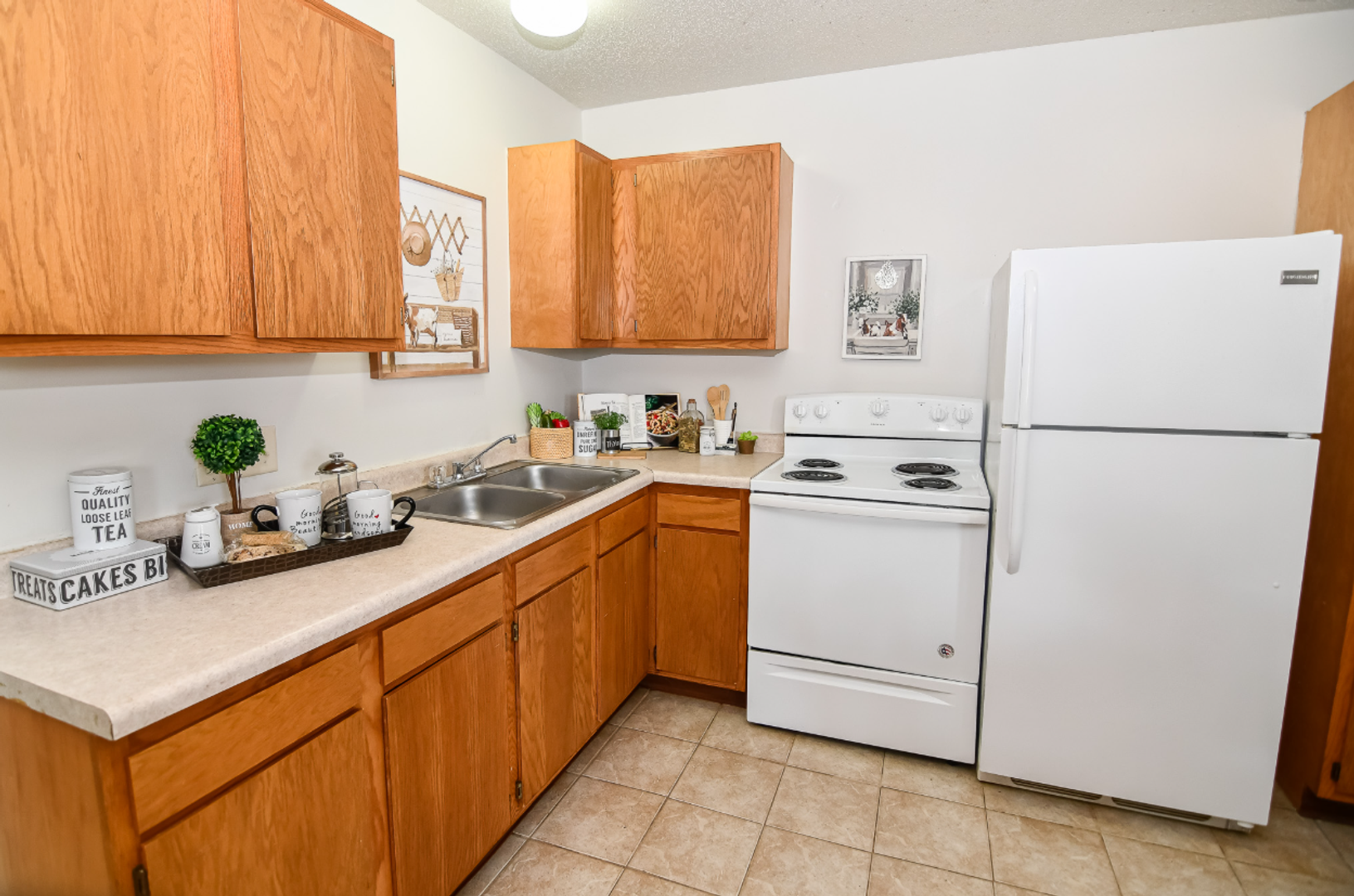 Osceola Apartment: 113 Clay St #2