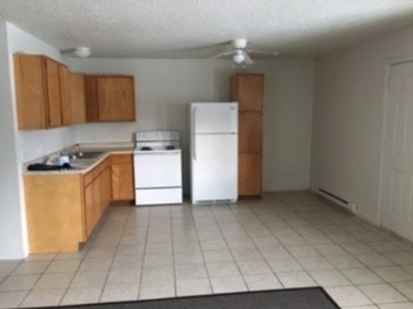 Marshalltown Apartment: 401 Plaza Heights Rd