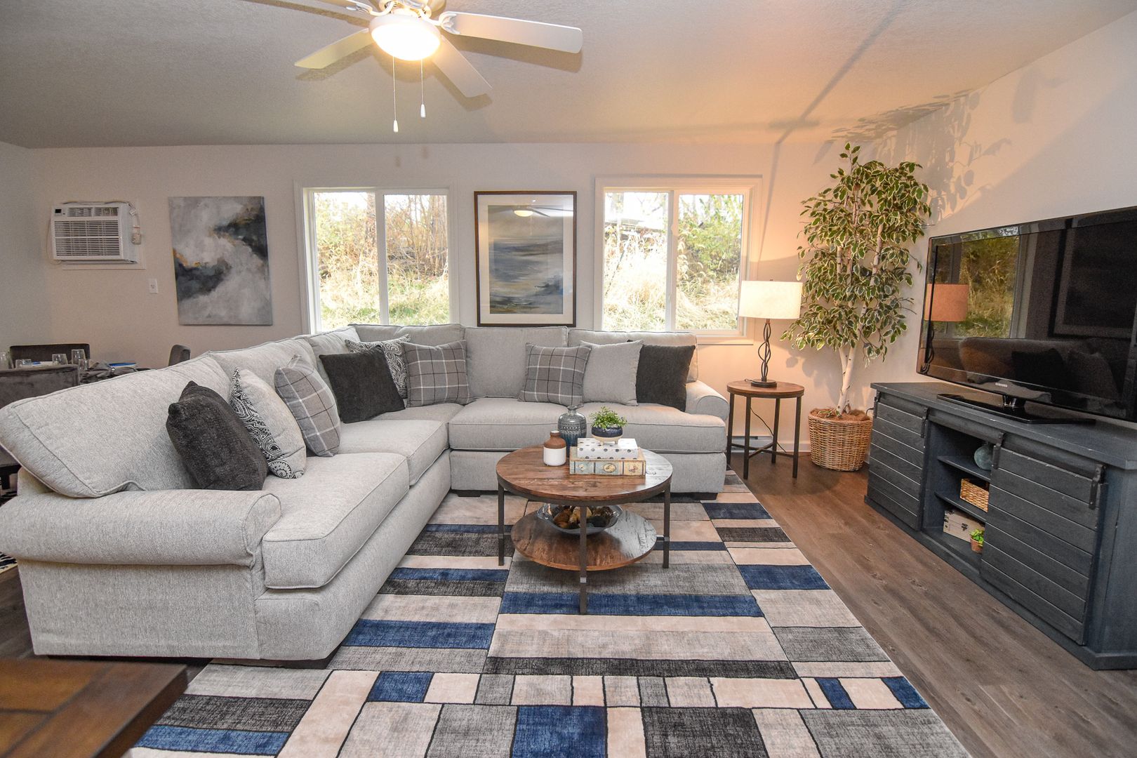 Winterset Apartment: 1407 West Mills Street