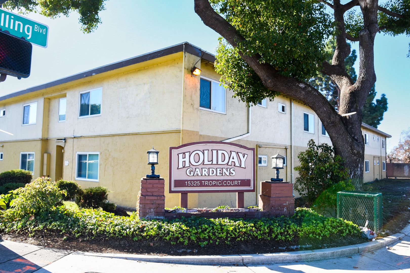 SAN LEANDRO Apartment: HOLIDAY GARDEN APTS.