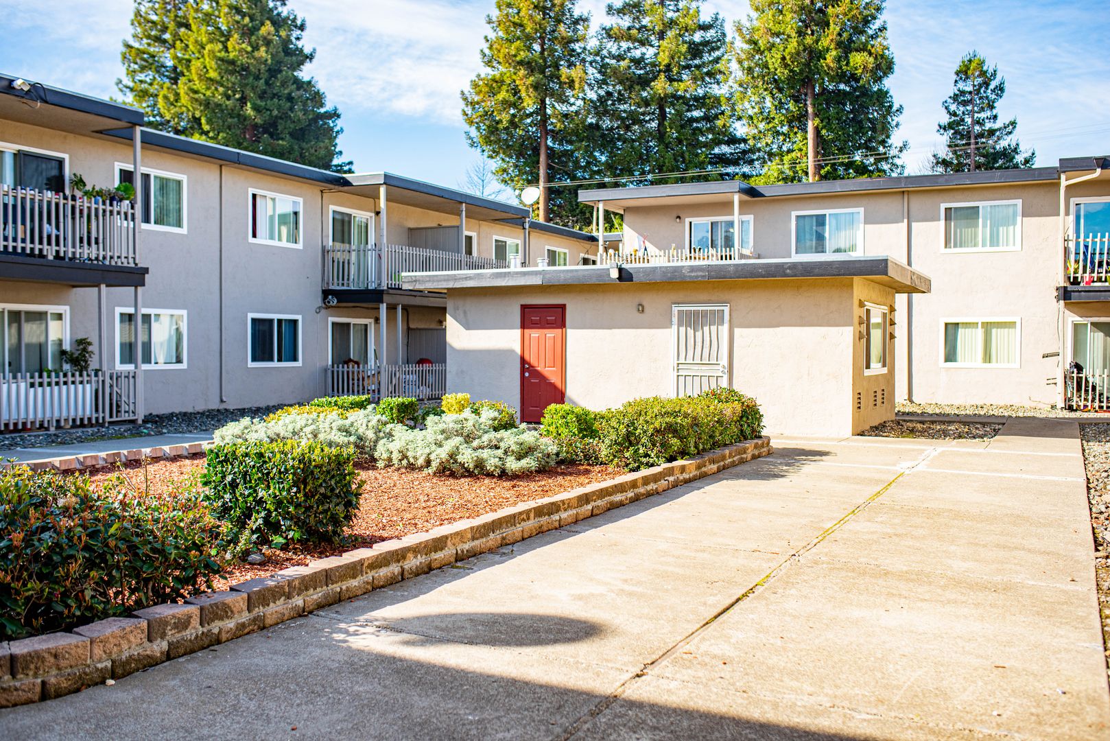 HAYWARD Apartment: AMADOR ROYALE