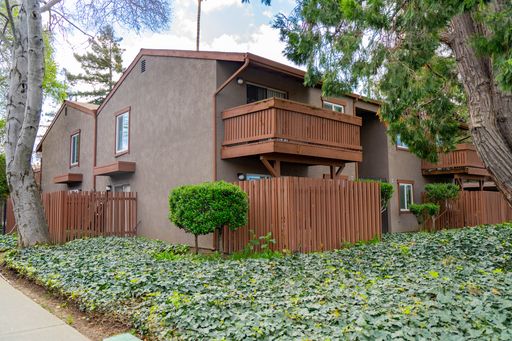 SNOOTY FOX APTS. - 603, 1444 164TH AVE. – photo 1