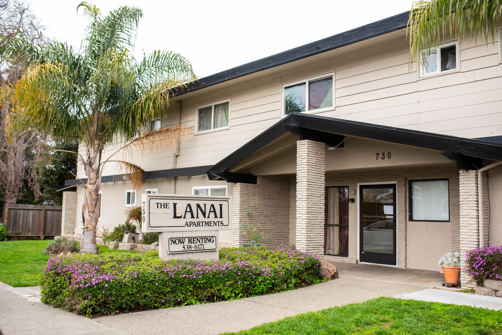 HAYWARD Apartment: LANAI APTS.