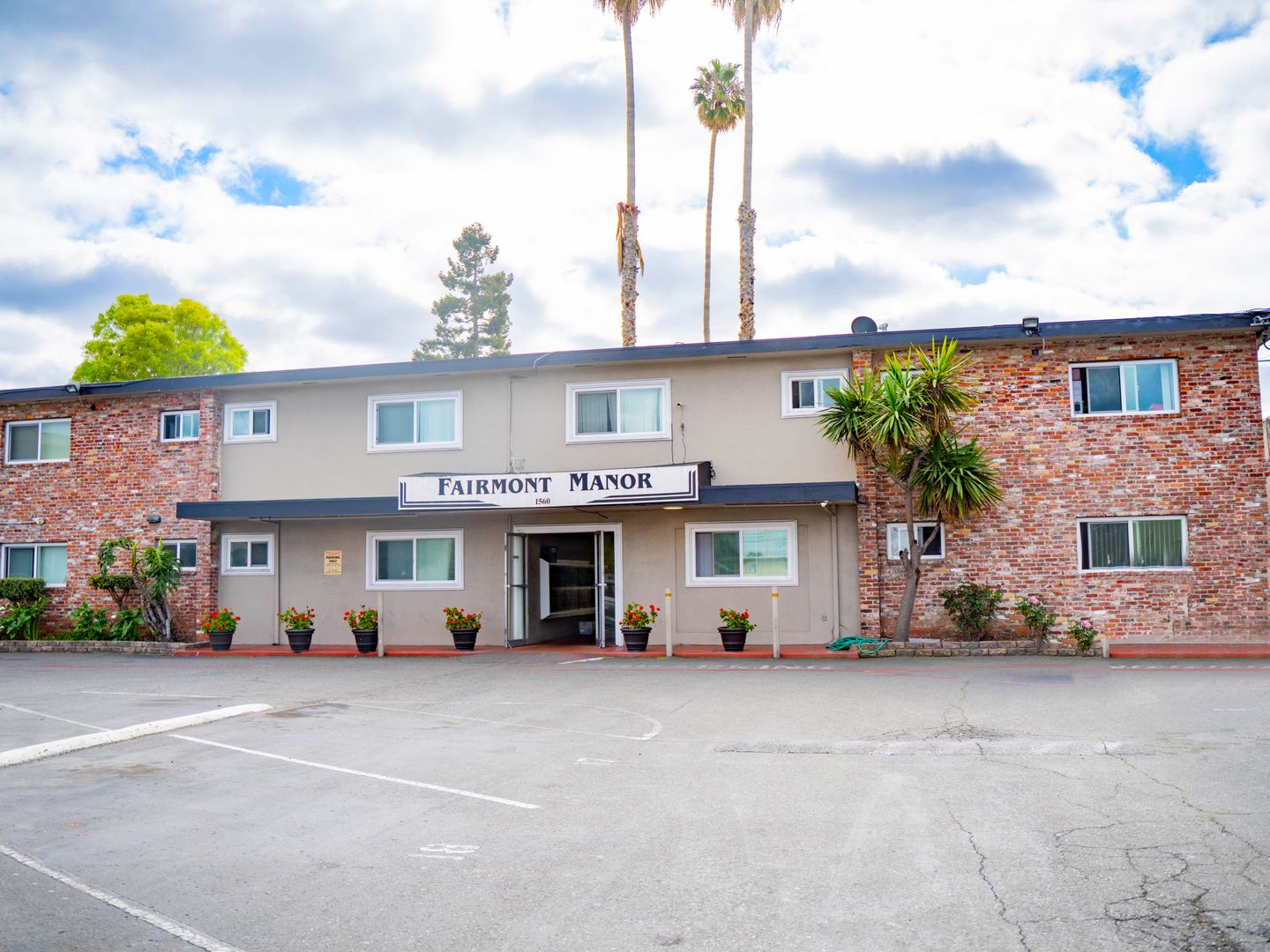SAN LEANDRO Apartment: FAIRMONT MANOR APTS.