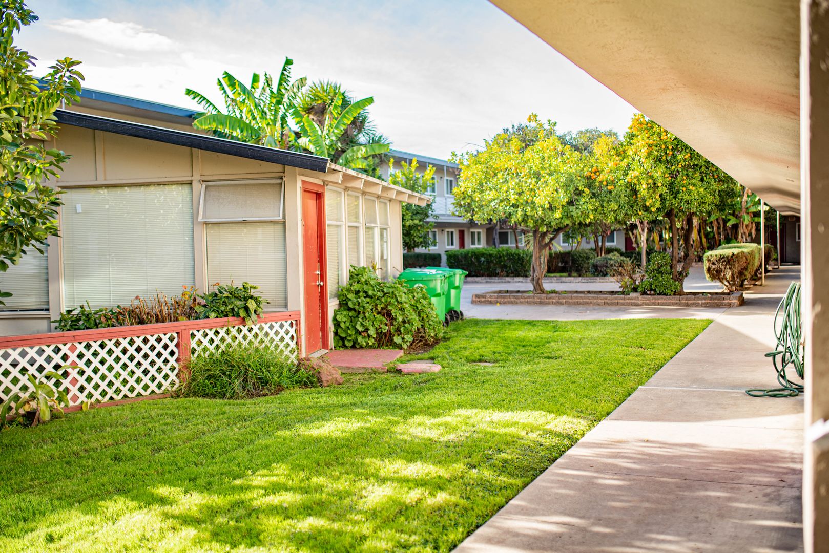 SAN LEANDRO Apartment: TROPIC APTS.