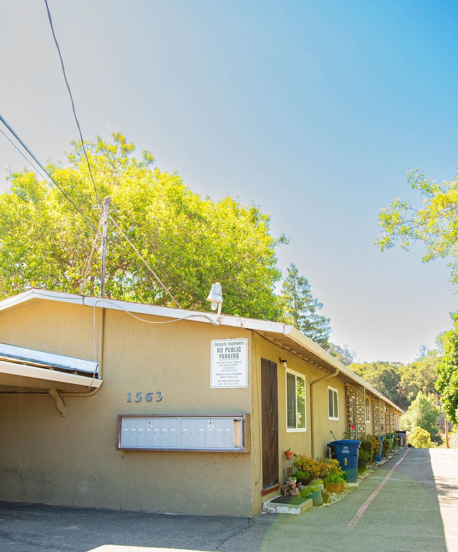 HAYWARD Apartment: 1563 D STREET