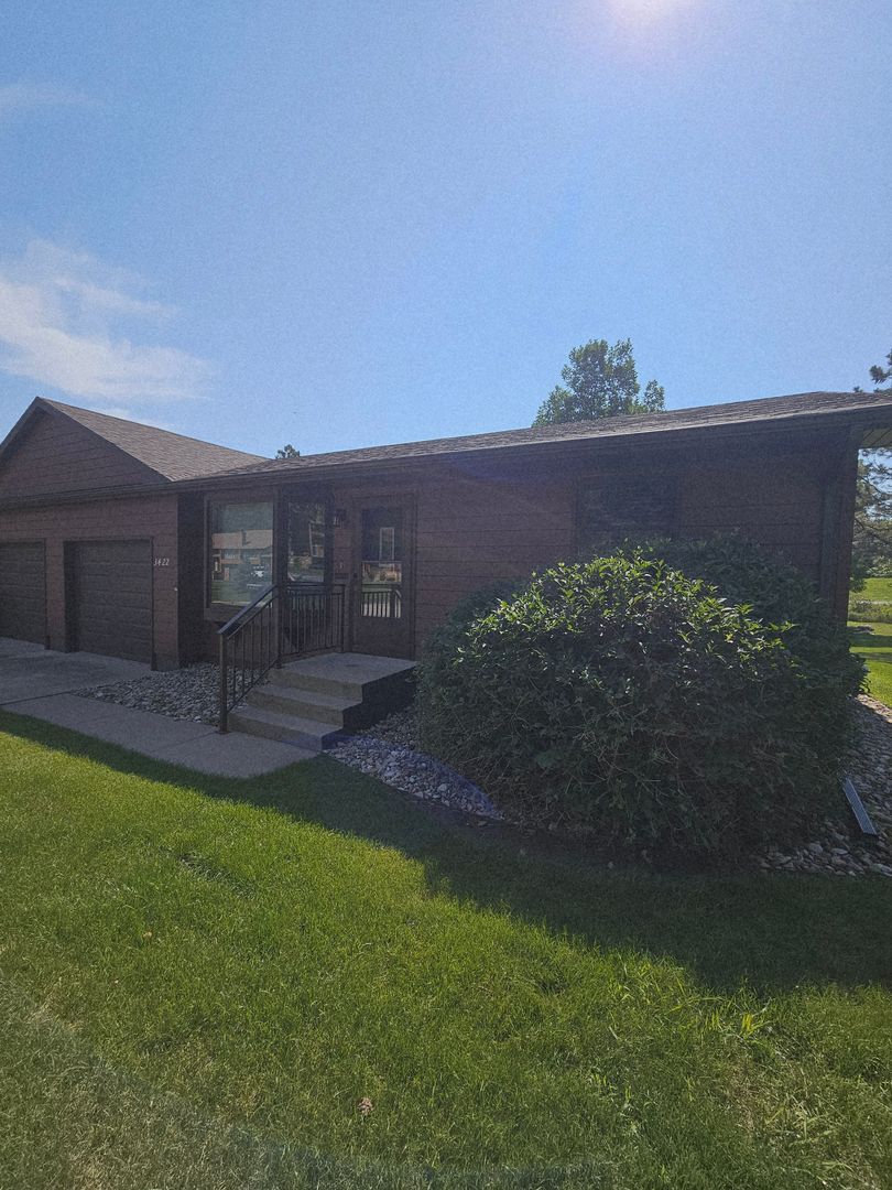 Rapid City House: 3422 Idlewild Ct