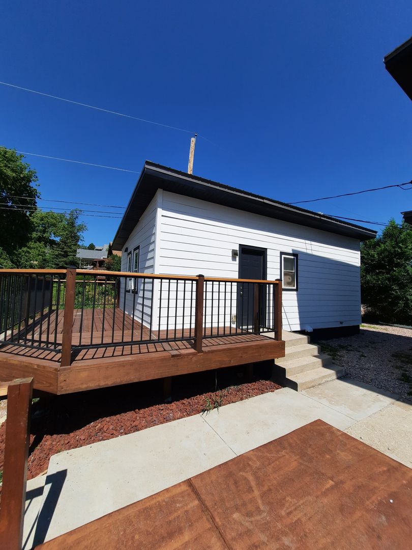 Rapid City Apartment: 725 West St
