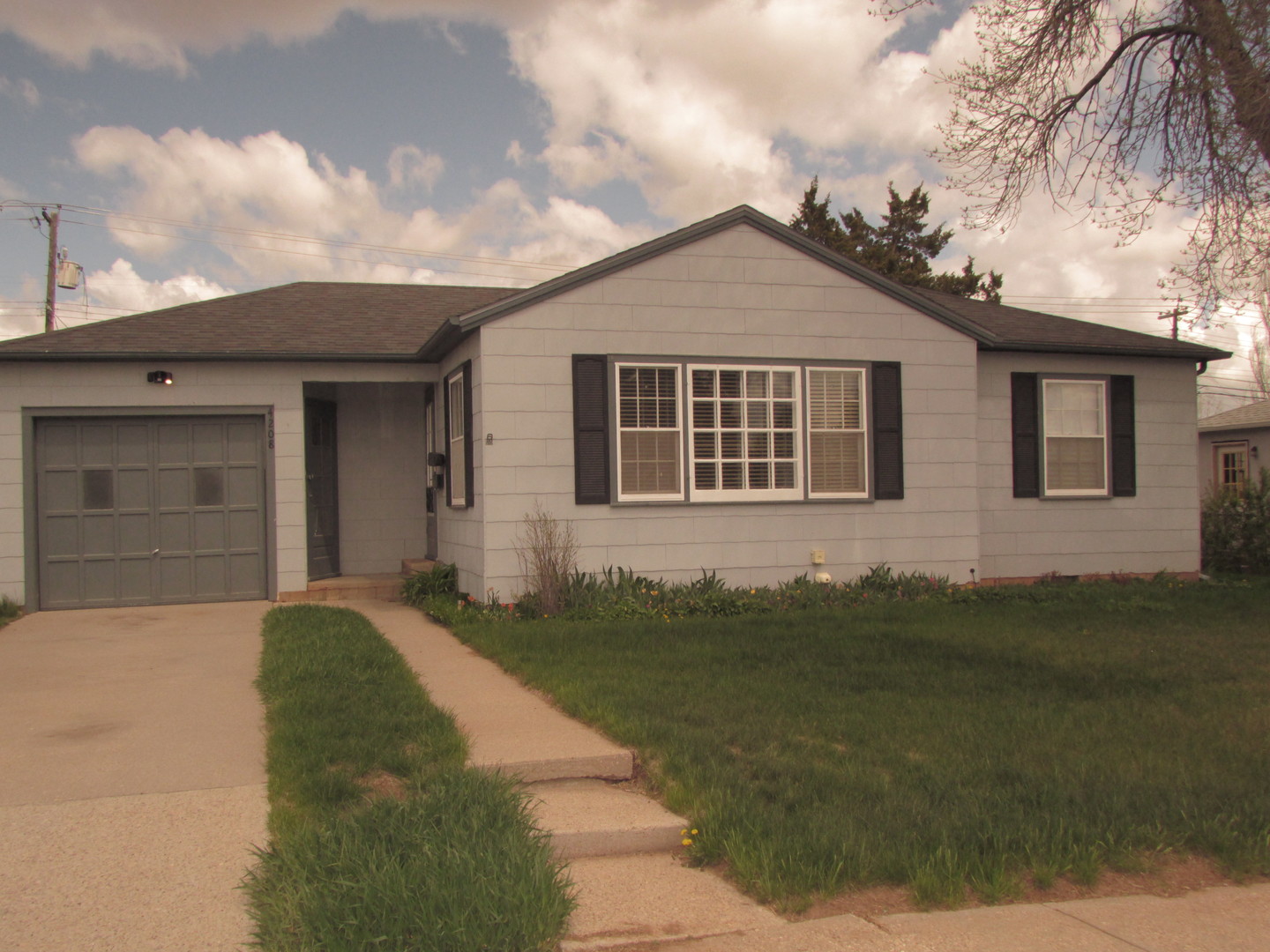 Rapid City House: 4208 W St Louis