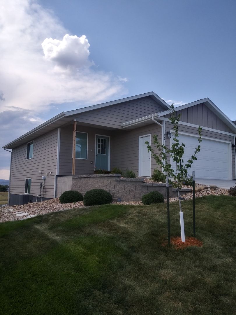 Rapid City House: 845 Diamond Ridge Blvd