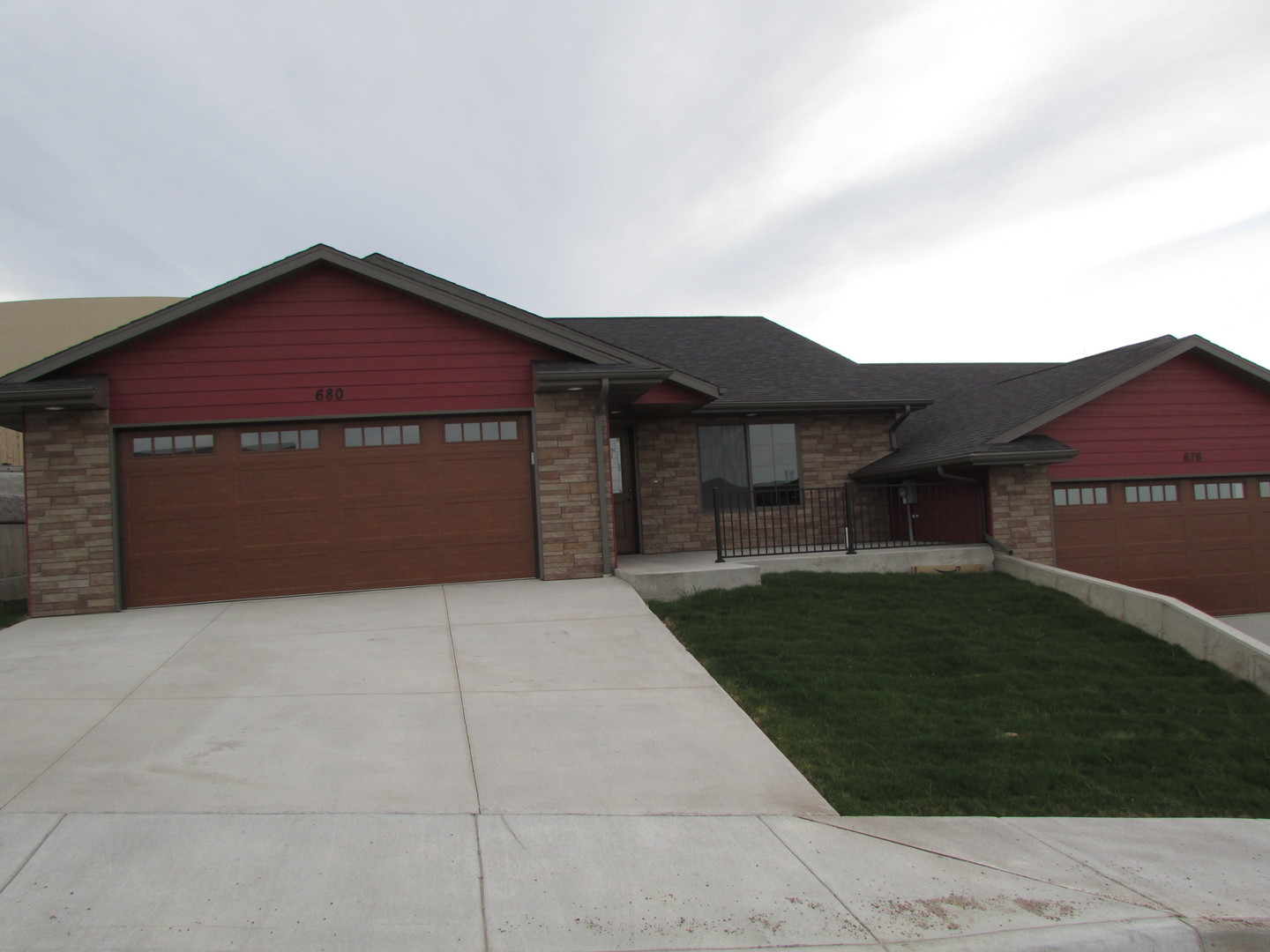 Rapid City House: 680 Middle Valley Dr