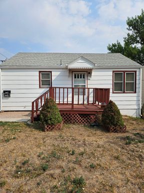 2 BED | 1 BATH | UPPER-LEVEL DUPLEX | UTILITIES INCLUDED – photo 1