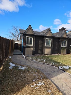 1 BED | 1 BATH | CENTRALLY LOCATED | APARTMENT – photo 1