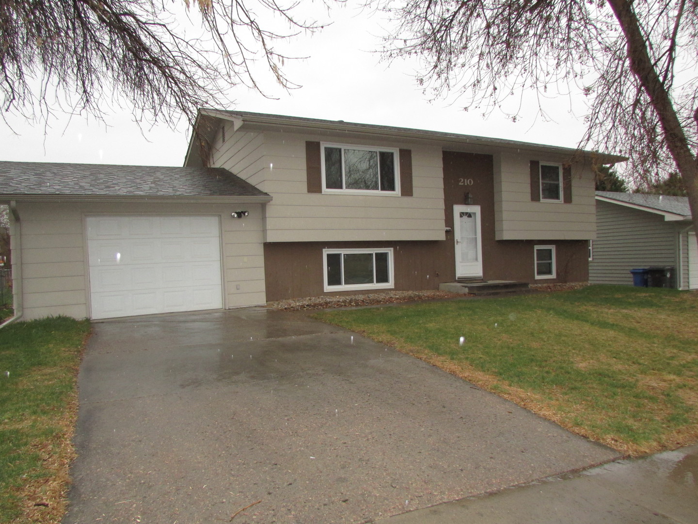 Rapid City House: 210 Anaconda Rd