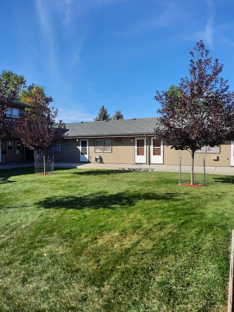 Rapid City Apartment: 1935 38th Street