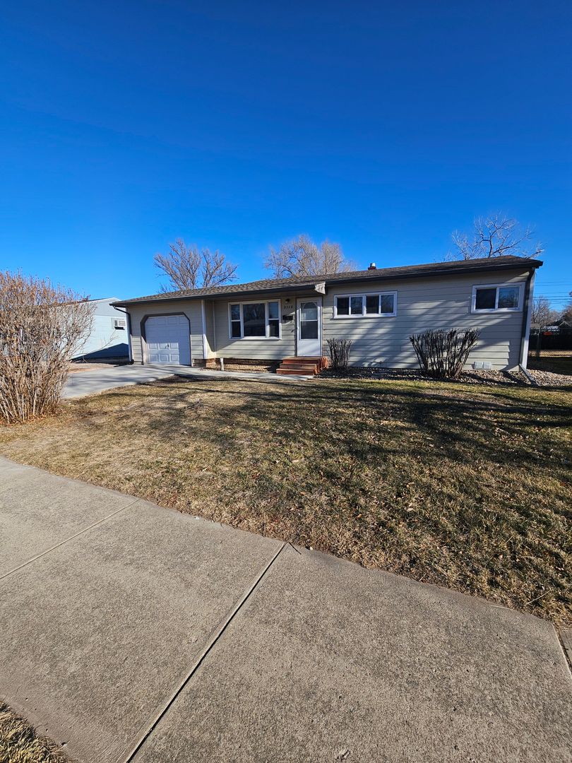 Rapid City House: 2110 Maywood Dr