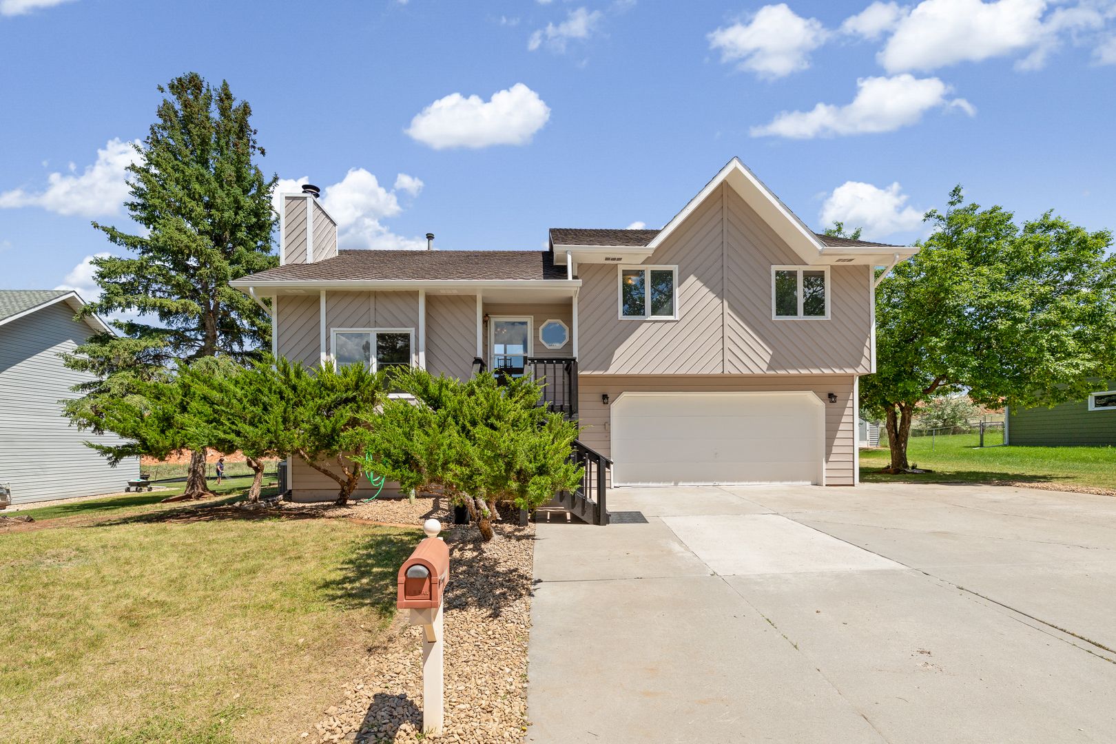 Rapid City House: 3704 Meadowbrook Dr
