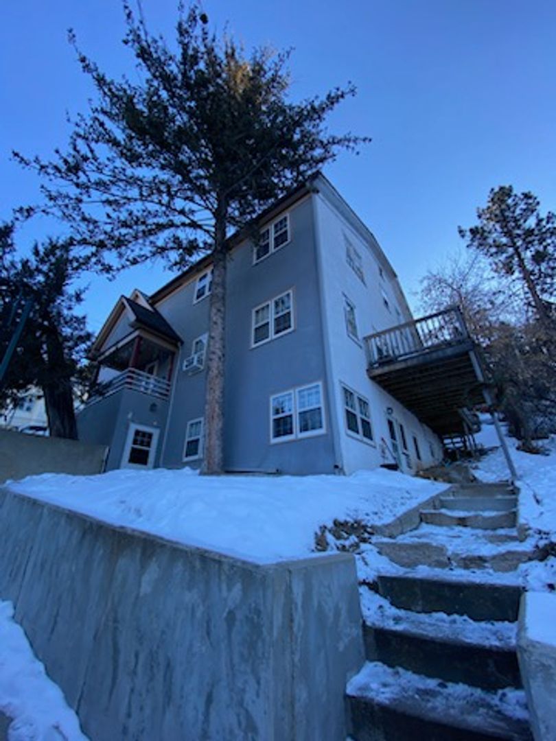 Deadwood Apartment: 30 Jefferson St.