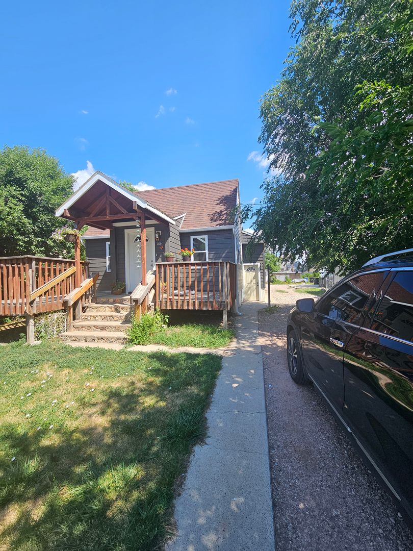Rapid City Apartment: 414 E Philadelphia St