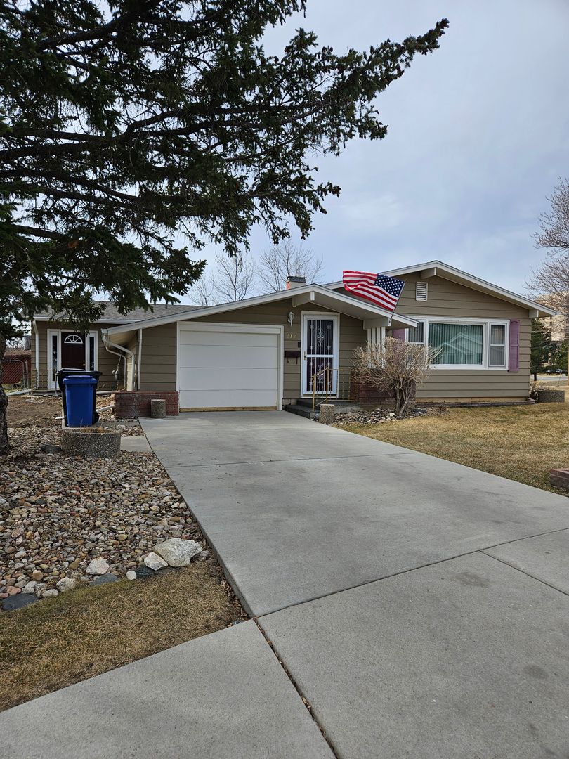 Rapid City House: 137 Stearns Ct