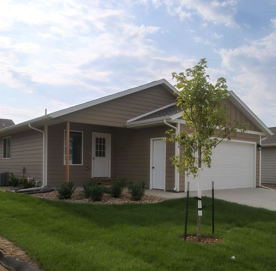 Rapid City House: 614 Diamond Ridge Blvd
