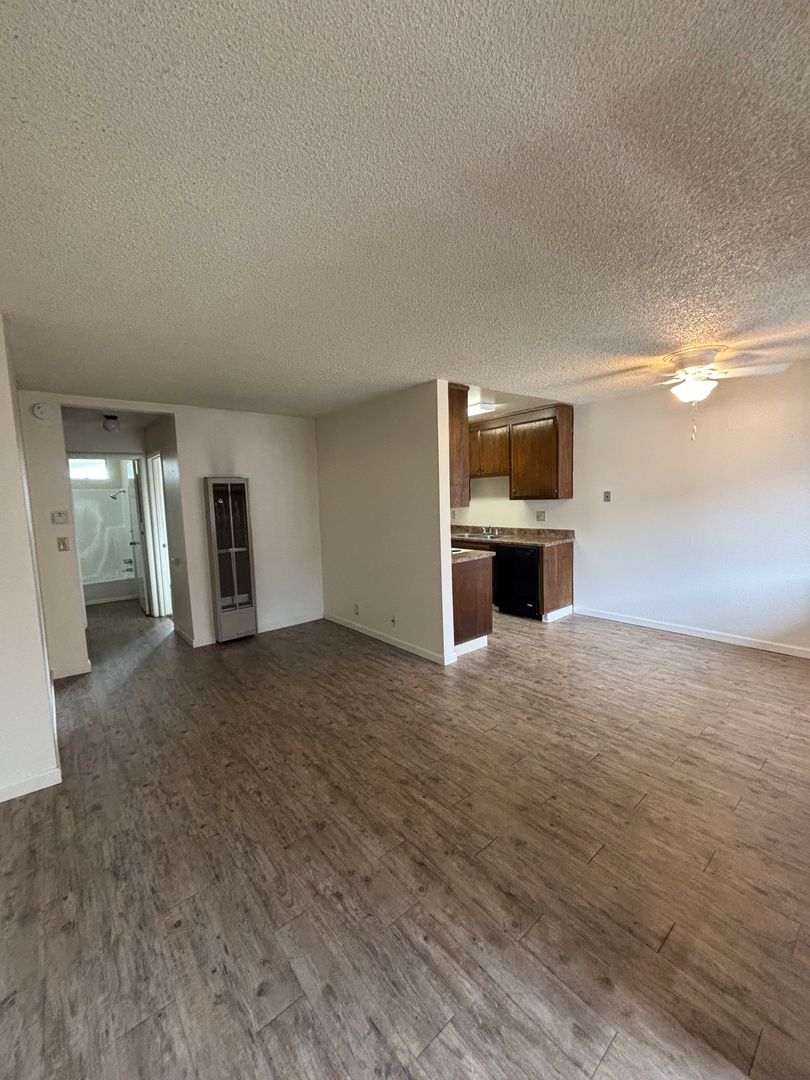 Lodi Apartment: 310 S. Orange Ave