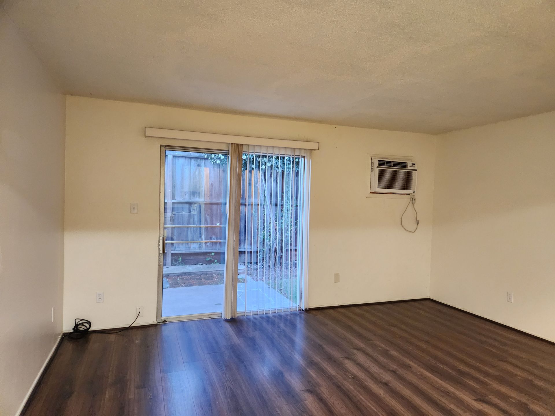 Tracy Apartment: 1509-1537 Holly Drive