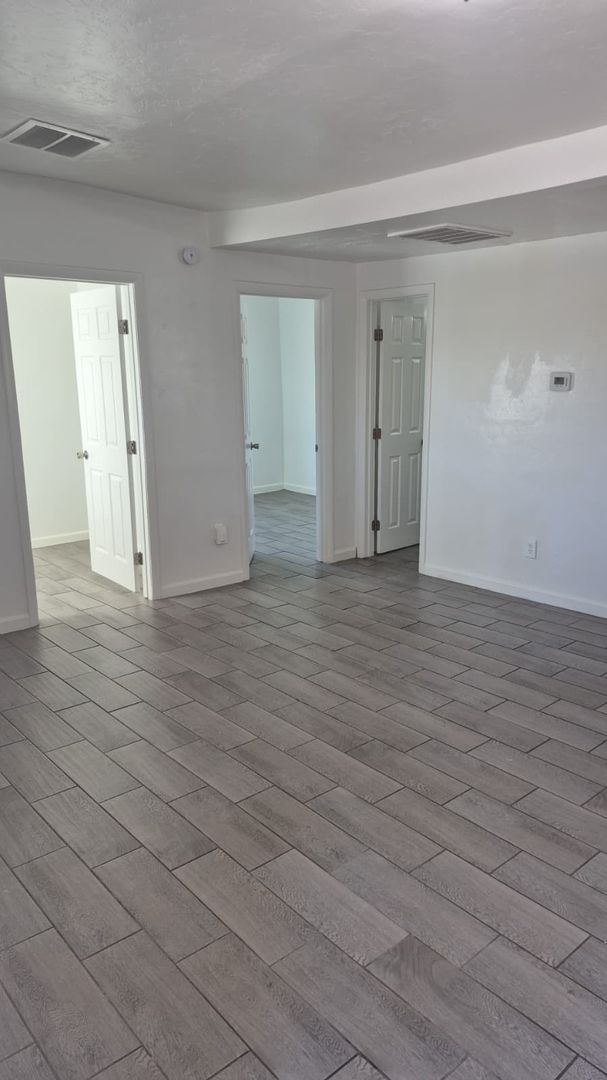 Tucson Apartment: 421 E President St